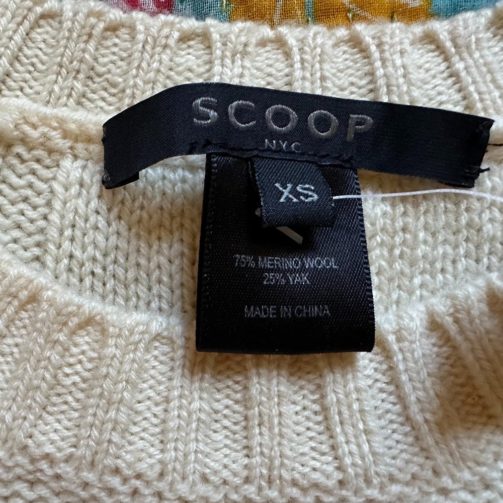 90's Cream Cable Knit Sweater Scoop NYC - Picture 2 of 5